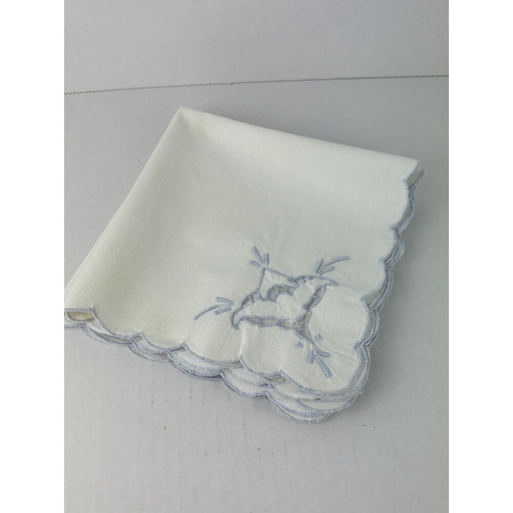 Vintage Floral Embroidered Blue Linen Napkins Scalloped edge 15"x15" Set of 4